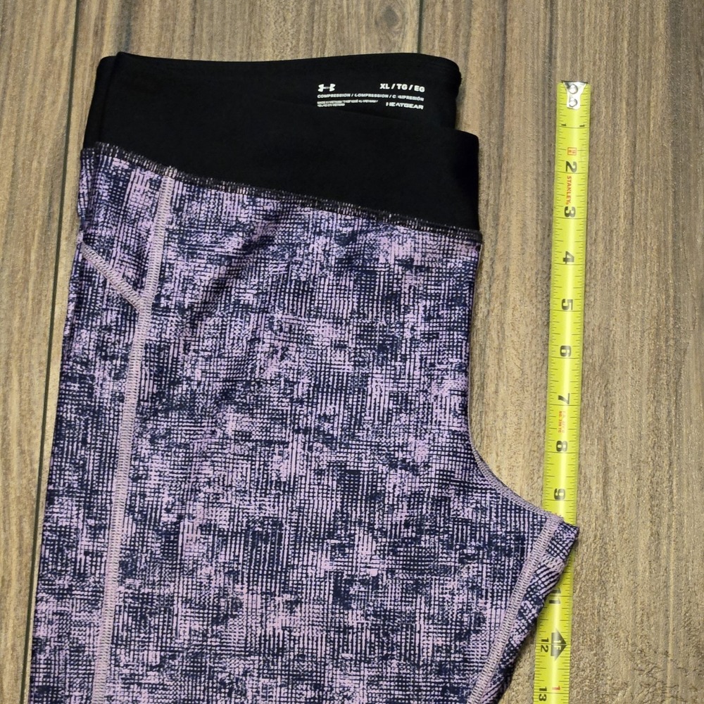 554. Women's Under Armour Compression Purple Pink Crop Capri EUC - Picture 6 of 8